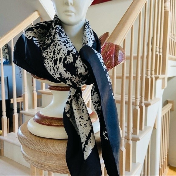 Echo Vintage Abstract Print Silk Square Scarf - Picture 3 of 6